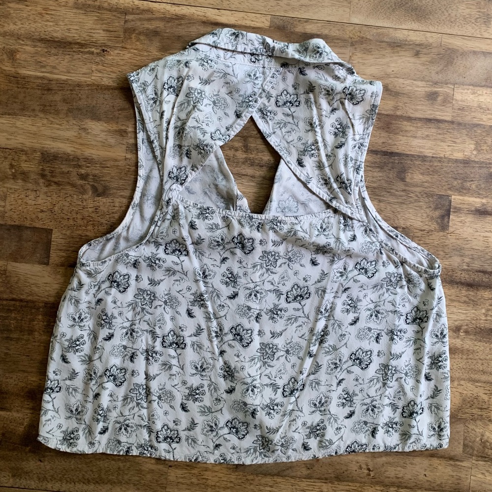 Button-down Top - Picture 5 of 5